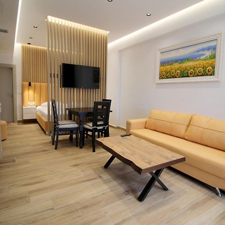 Alis Apartments Саранде Екстериор снимка