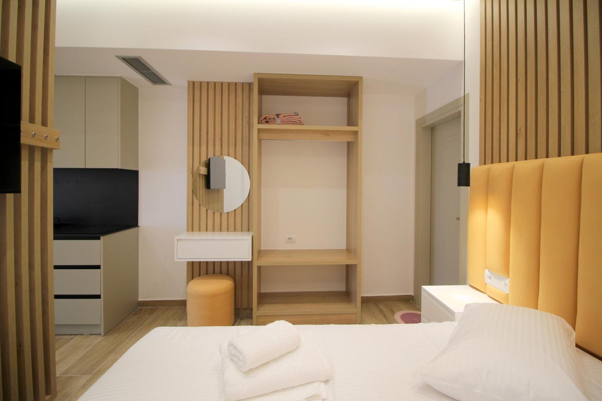 Alis Apartments Саранде Екстериор снимка