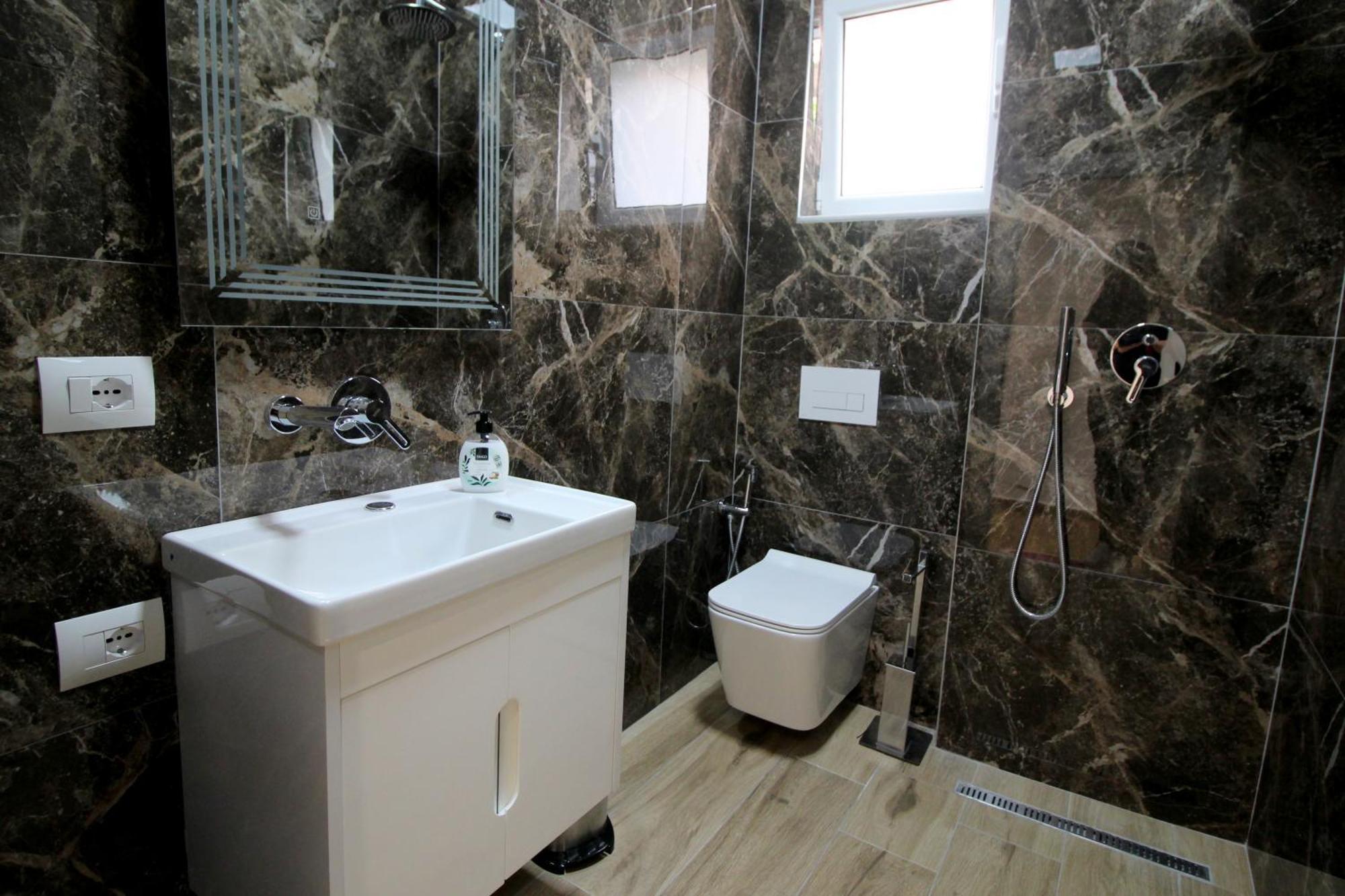 Alis Apartments Саранде Екстериор снимка